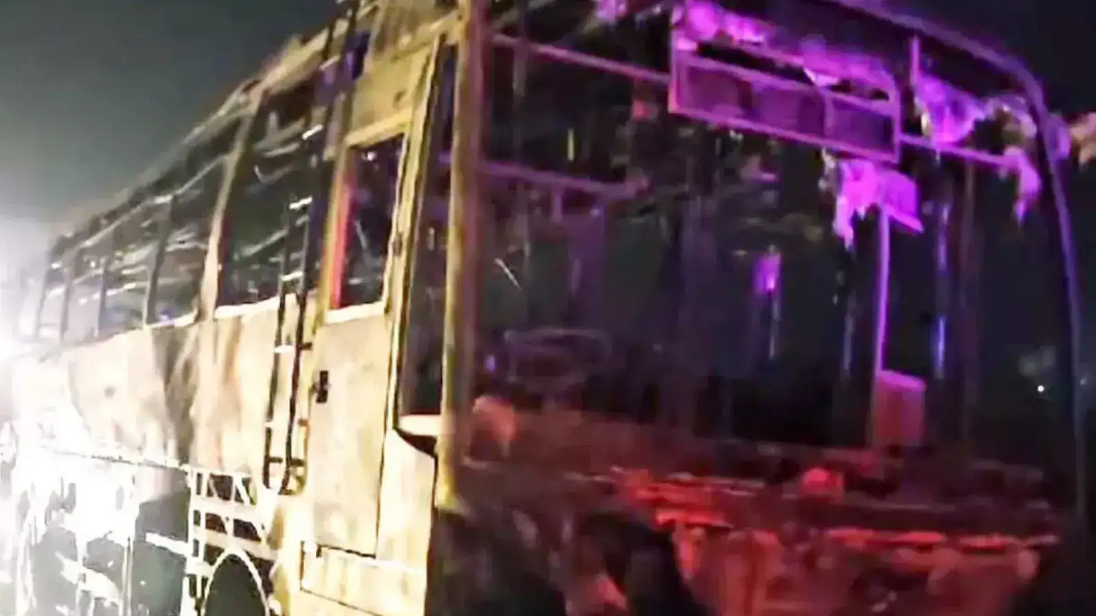 ஹரியானா பேருந்து விபத்து... தீயில் கருகி உயிரிழந்த பக்தர்கள்... நூ எக்ஸ்பிரஸ்வே சாலையில் பயங்கரம்! 