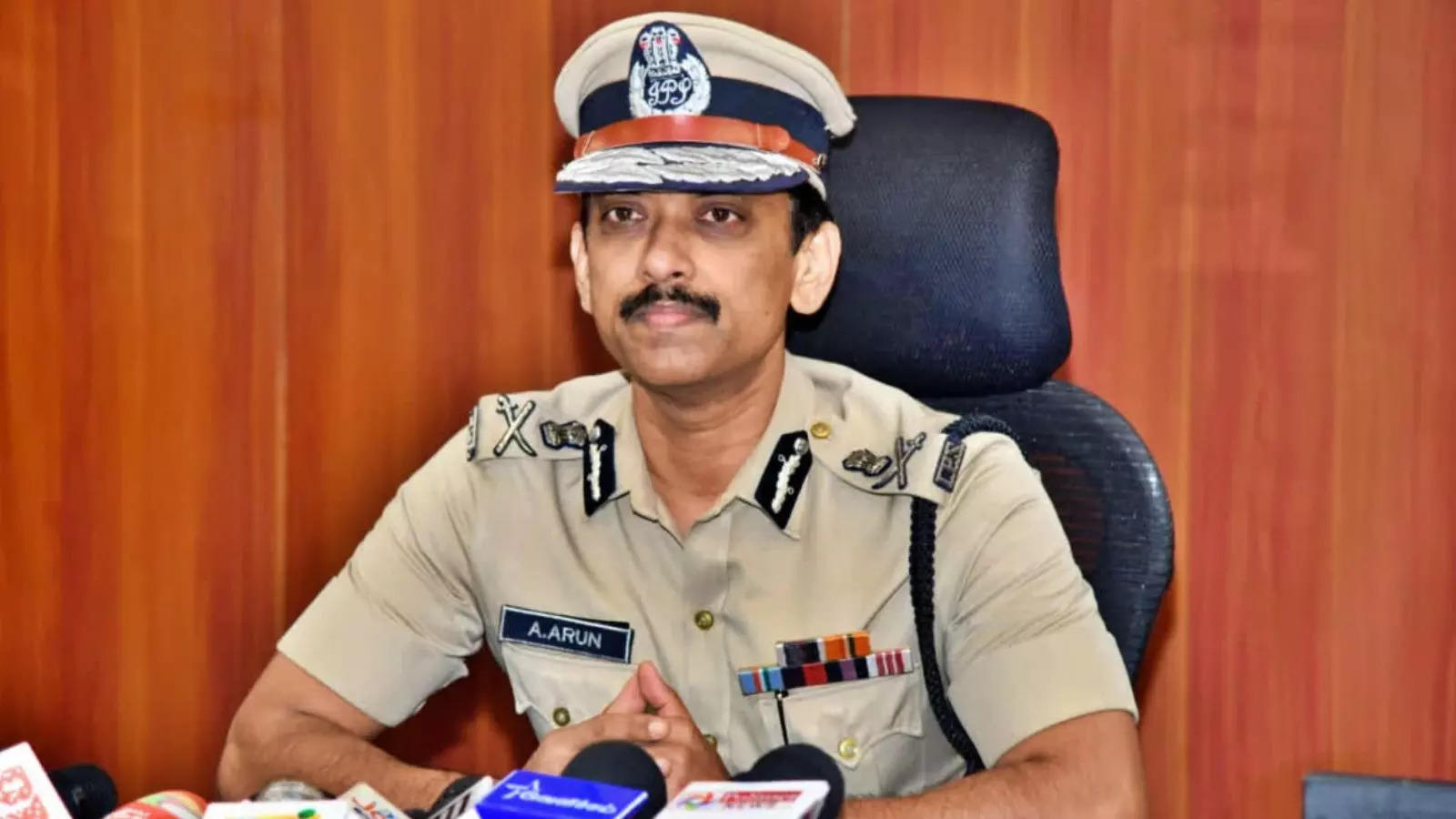 Chennai Commissioner Arun - Chinnai Rowdies List: சென்னையில் 6000  ரவுடிகளின் பட்டியல் ரெடி.. 2 நாள்தான் டைம்.. பறந்த உத்தரவு.. கமிஷனர் அருணின்  அதிரடி மூவ்!