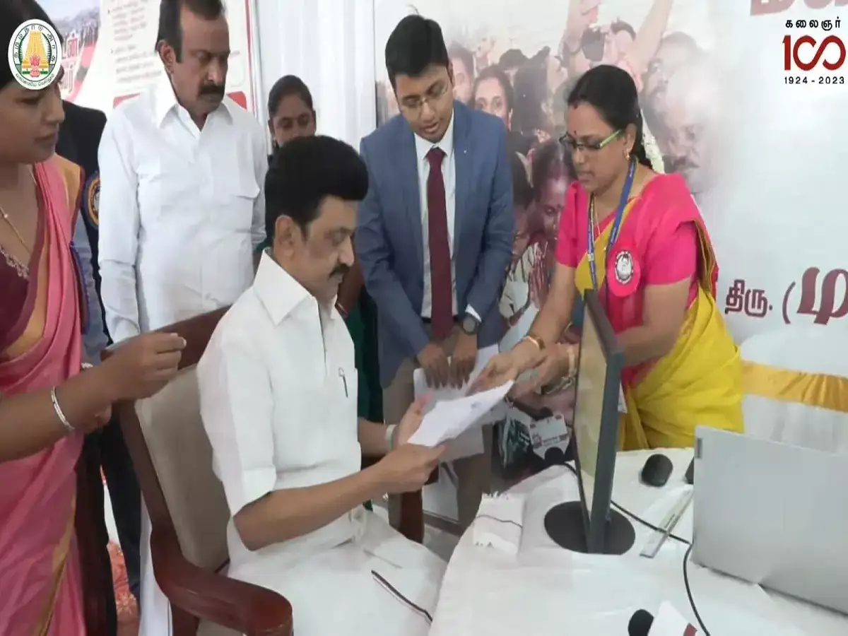 கோவை வந்த முதல்-அமைச்சர்! பல்வேறு நலத்திட்ட பணிகளை தொடங்கி வைத்தார்! 