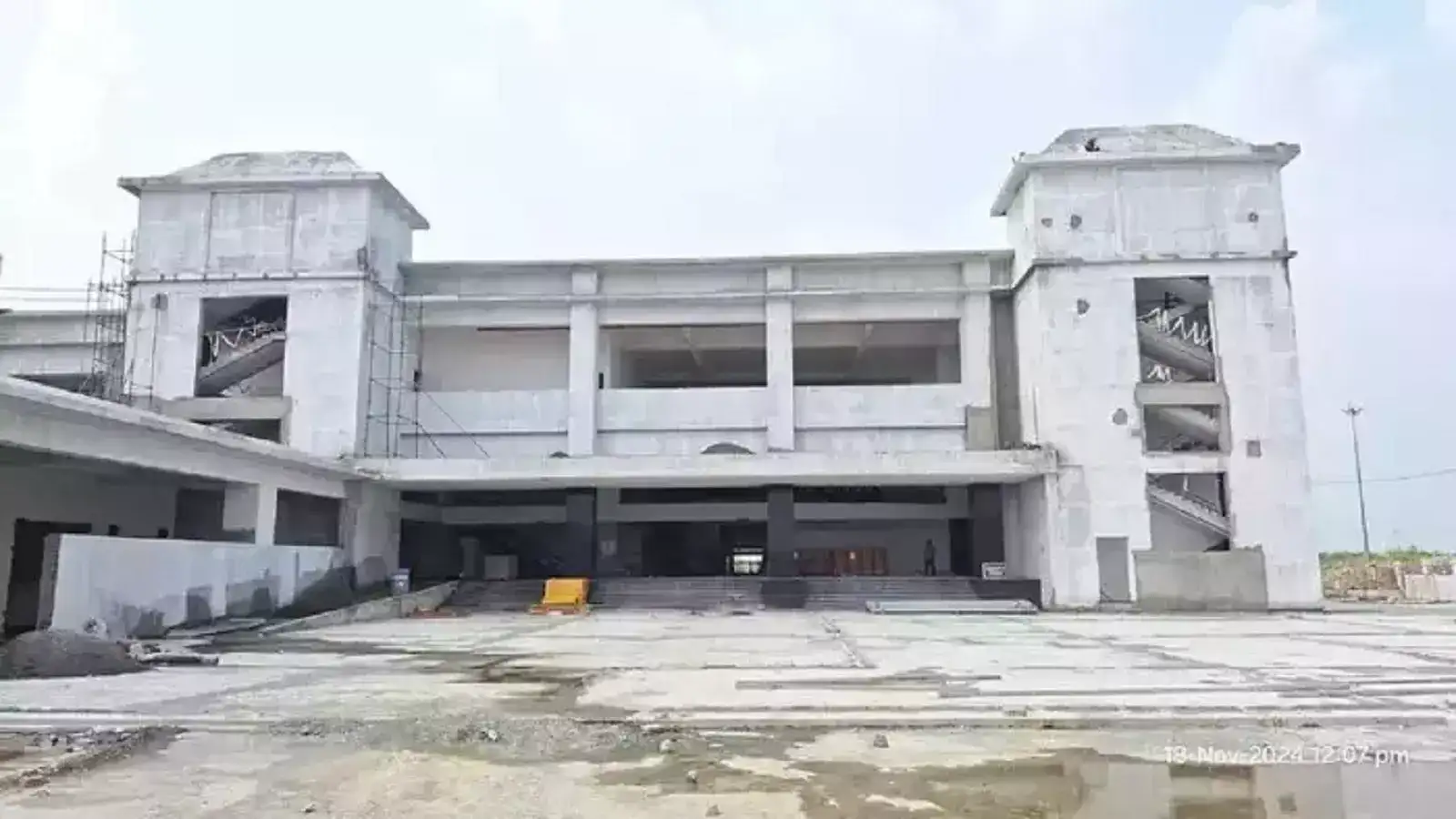 Kuthambakkam Bus Terminal Chennai : சென்னை மக்களுக்கு ஹேப்பி நியூஸ்...குத்தம்பாக்கம் பேருந்து நிலையம் எப்போது திறக்கப்படும்? வெளியான சூப்பர் அப்டேட்! 