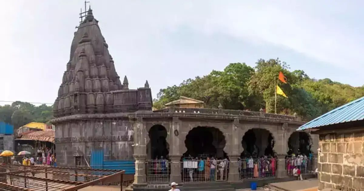 भीमाशंकर मंदिर प्रशासनाचा मोठा निर्णय; मंदिर परिसरात मोबाइल वापरास बंदी भीमाशंकर मंदिर प्रशासनाचा मोठा निर्णय; मंदिर परिसरात मोबाइल वापरास बंदी