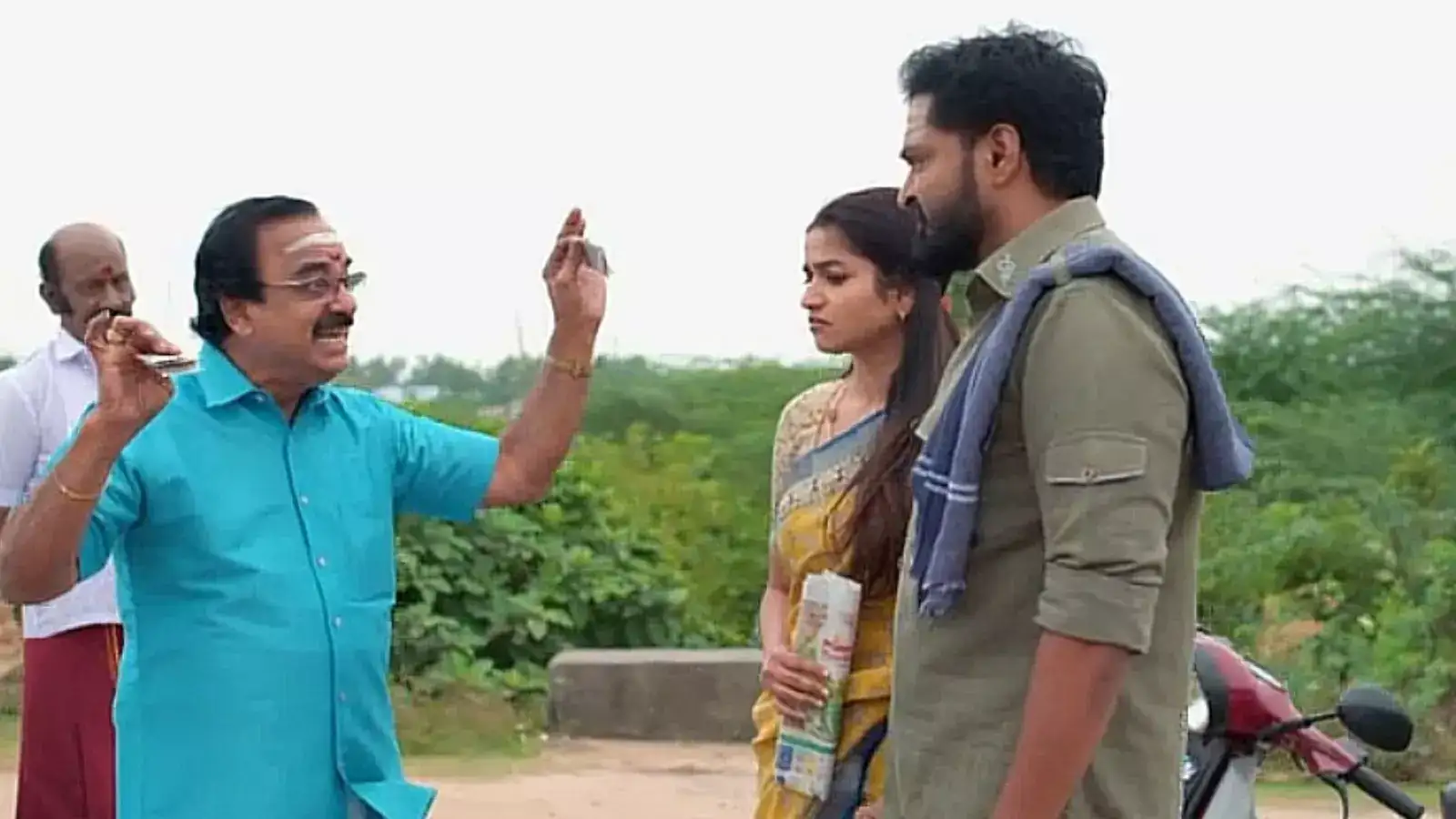 பரணியை பழிவாங்க நினைக்கும் தோழி..சௌந்தரபாண்டியின் திட்டம்..அண்ணா சீரியல் இன்றைய எபிசோட் அப்டேட்..! 