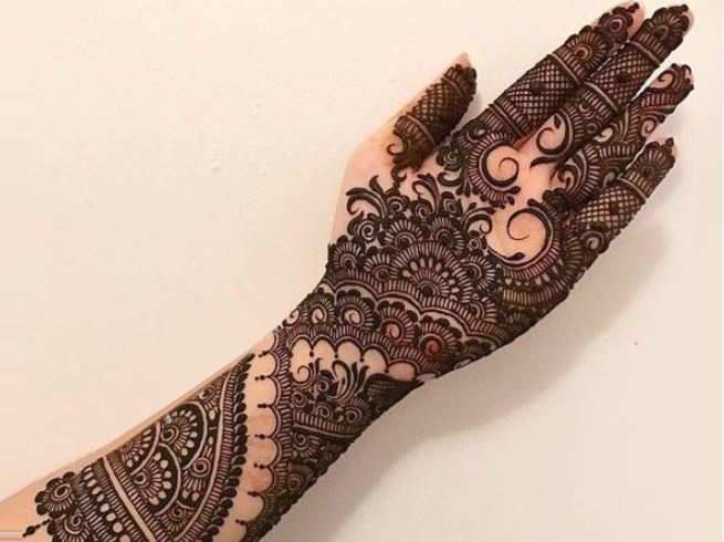 Simple wedding mehndi design (full video on my yt channel check link 👉 in  bio) . . #bridalmehendi#simplemehndi#simplebridalmehndi#easy... | Instagram