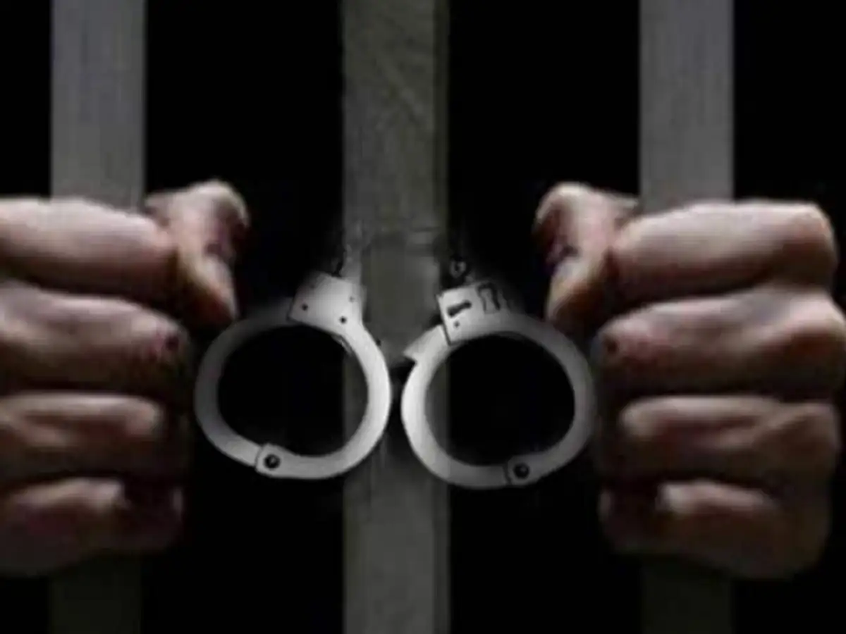 மயிலாடுதுறை; குழந்தைகள் ஏன் சிகப்பாக பிறந்தது மனைவியை கொன்ற கொடூர கணவன்! 