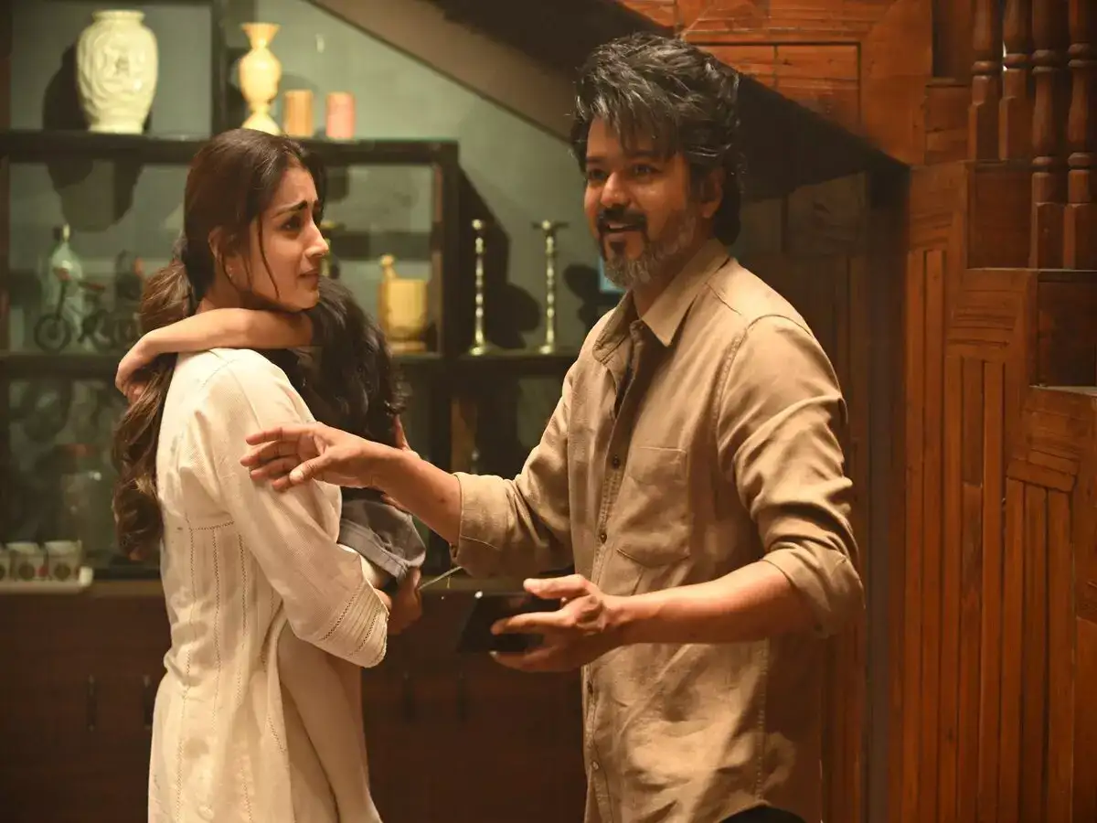 Leo FDFS: விஜய்யின் லியோ FDFS ல் நடைபெற்ற திருமண நிச்சயம்..குவியும் வாழ்த்துக்கள்..! 