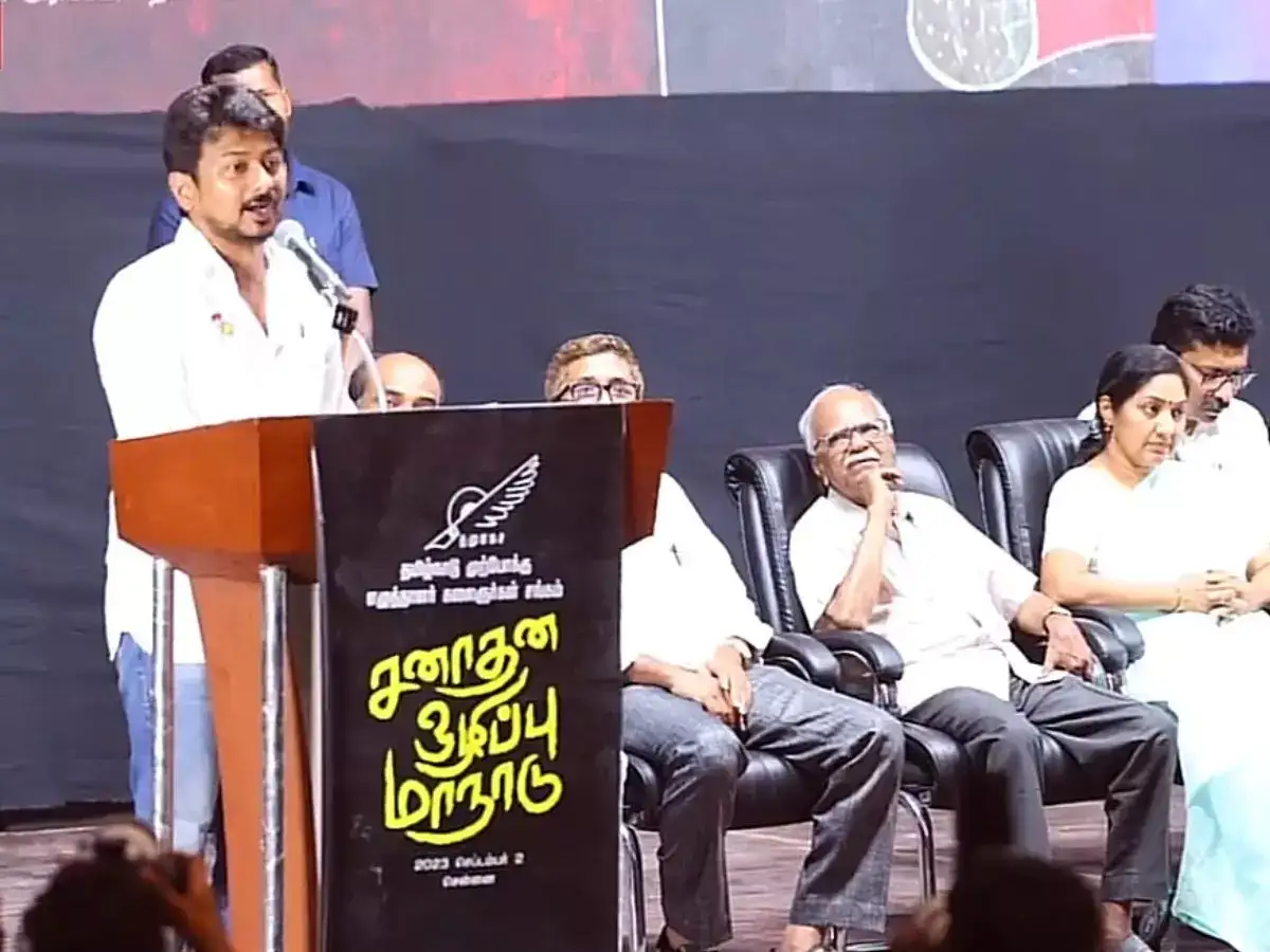 ஓயாத சனாதனம் சர்ச்சை : புண்படுத்திட்டாரு.. உதயநிதிக்கு பெங்களூரு நீதிமன்றம் சம்மன்! 