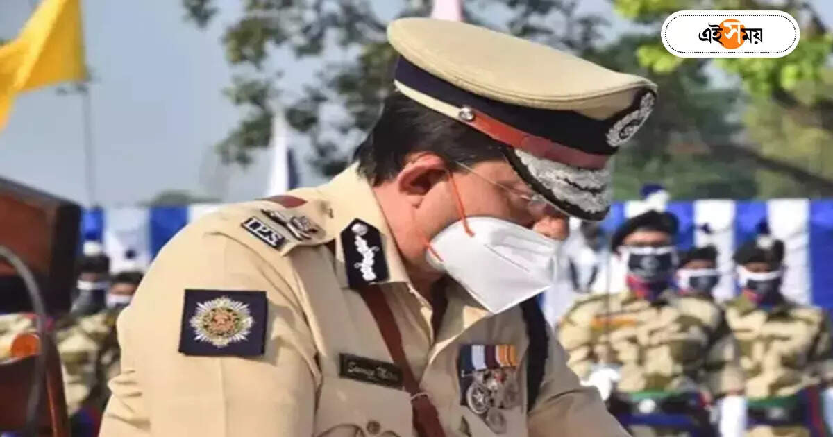 Kolkata Police : নিরাপত্তারক্ষীকে ‘র‍্যাগিং’! কলকাতার ঘটনায় আবাসনের ৪ কীর্তিমান – incident of ragging of security guard at a flat in kolkata shakespeare sarani police arrested 4