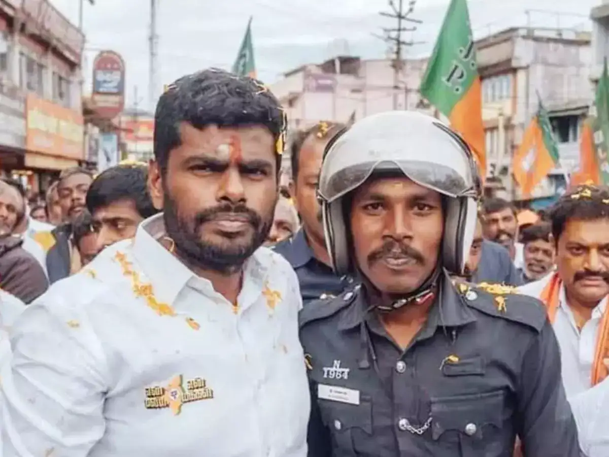 அண்ணாமலையுடன் போட்டோ.. போலீஸுக்கு நேர்ந்த கதி... நாலு லைக்ஸுக்கு ஆசைப்பட்டு இப்படியாகிப் போச்சே!! 