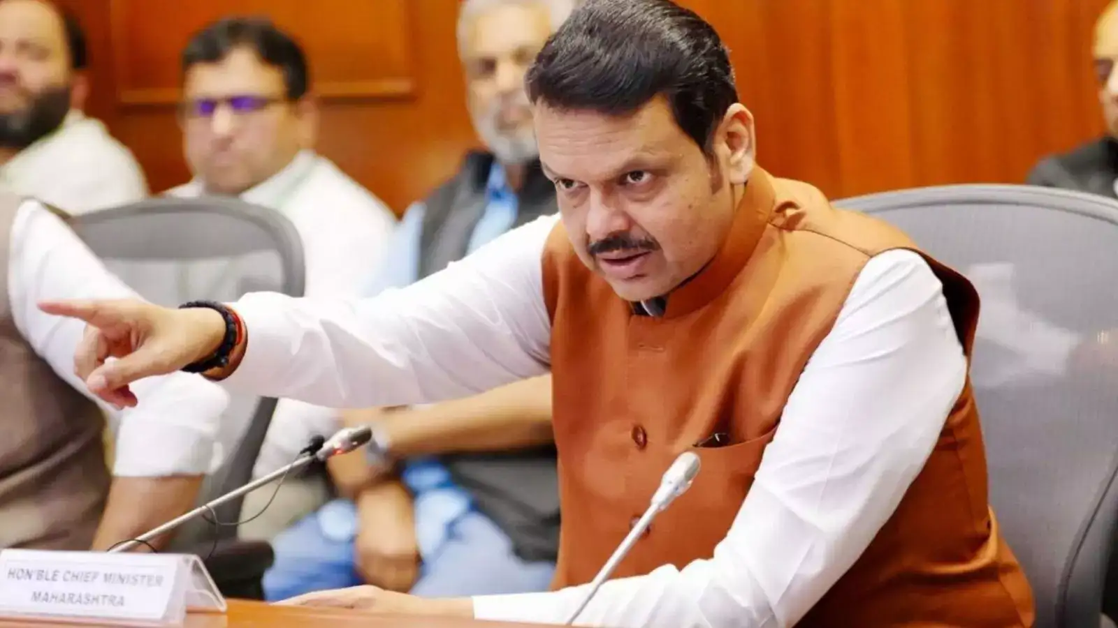 मोठी बातमी: चोंडीतील ऐतिहासिक मंत्रिमंडळ बैठकीत सरकारने घेतले 11 महत्त्वाचे निर्णय मोठी बातमी: चोंडीतील ऐतिहासिक मंत्रिमंडळ बैठकीत सरकारने घेतले 11 महत्त्वाचे निर्णय