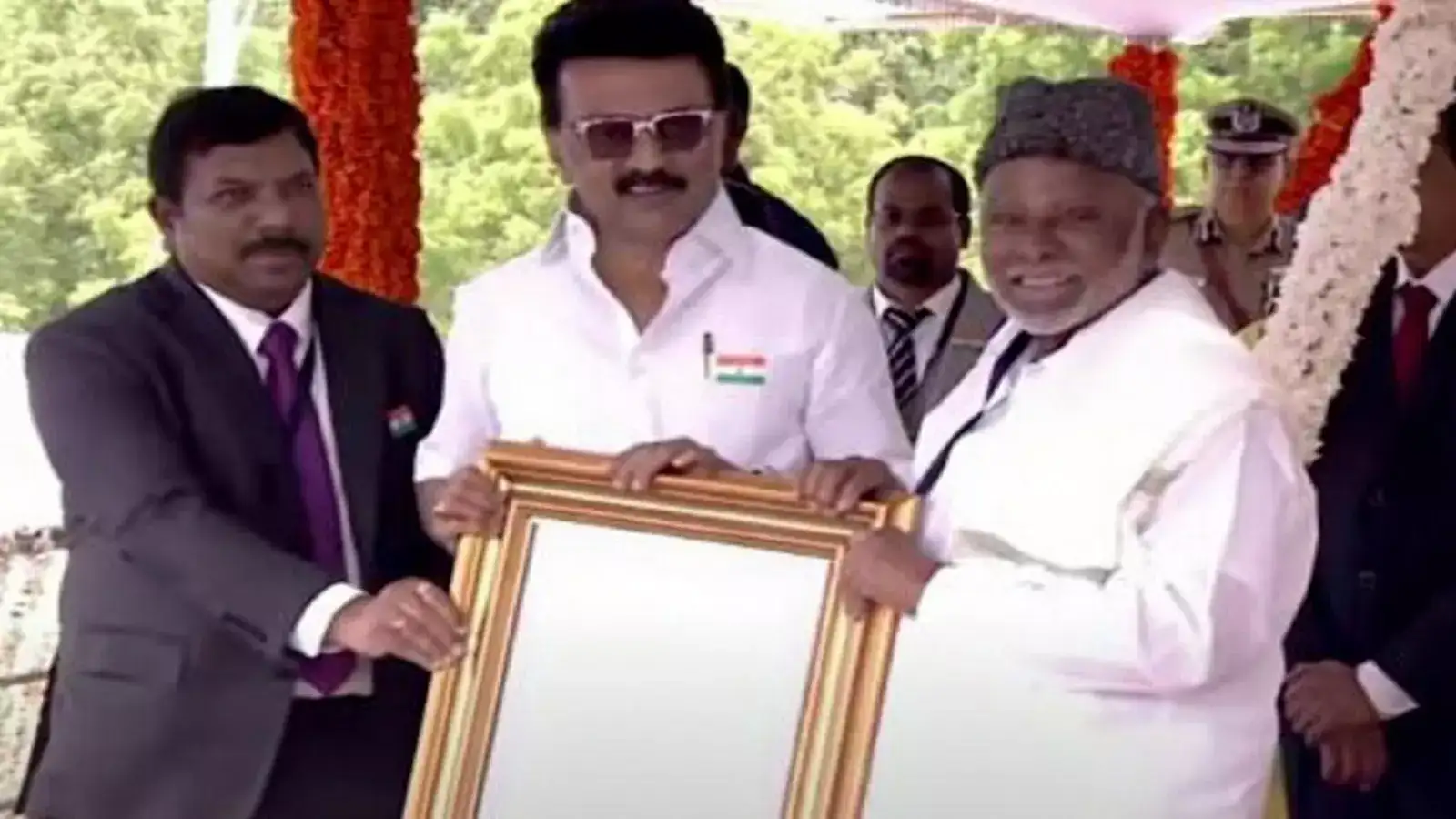 சுதந்திர தின விழாவில் யார் யாருக்கு என்னென்ன விருதுகள்... முதல்வர் வழங்கினார்! 