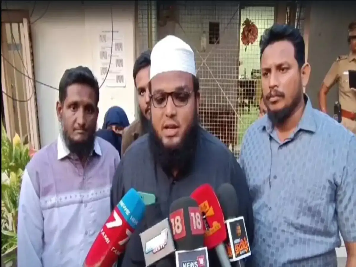 7-ம் வகுப்பு மாணவி உணவு முறை குறித்து பேசியதாக ஆசிரியர்கள் மீது புகார்-விசாரணை நடத்த அதிகாரிகளுக்கு மாவட்ட ஆட்சியர் உத்தரவு! 