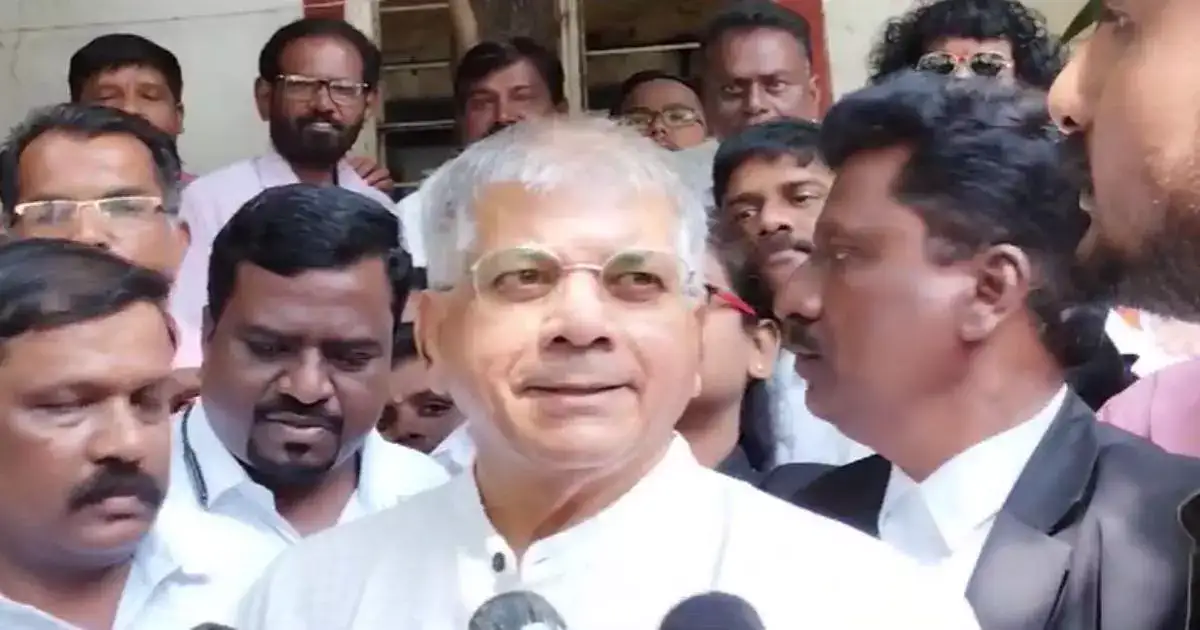 रश्मी शुक्लांना ती गोष्ट टाळता येणार नाही, प्रकाश आंबेडकरांनी थेट सांगितलं… रश्मी शुक्लांना ती गोष्ट टाळता येणार नाही, प्रकाश आंबेडकरांनी थेट सांगितलं…