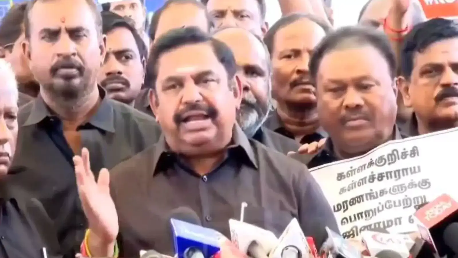 பொம்மை முதல்வர் நடத்தும் ஹிட்லர் ஆட்சி: ஸ்டாலின் மீது எடப்பாடி பழனிசாமி குற்றச்சாட்டு! 