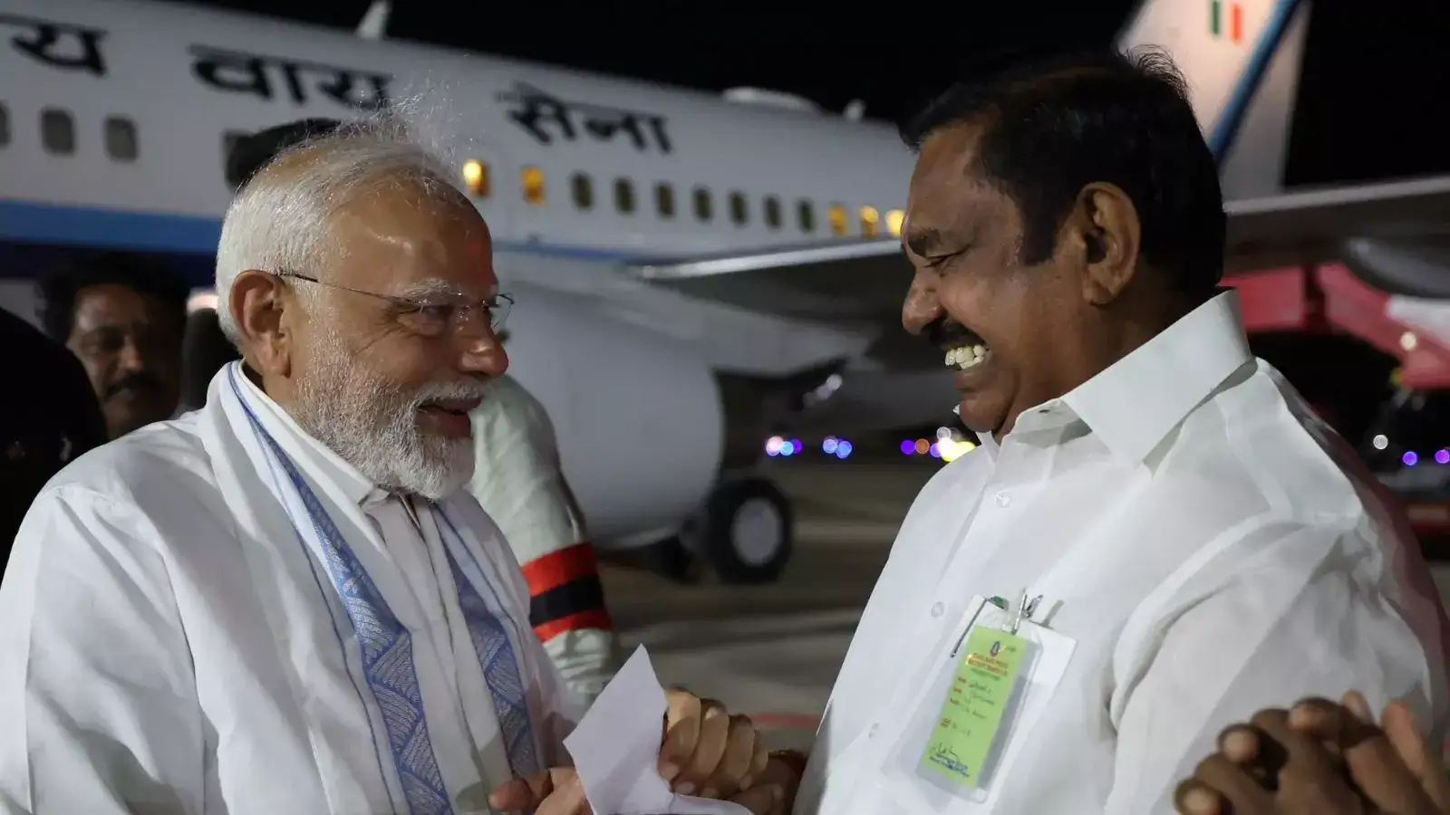 பிரதமர் மோடியிடம் இபிஎஸ் அளித்த மனு : காவிரி பிரச்னை முதல் விவசாயக் கடன் வரை.. முழு விவரம்! 