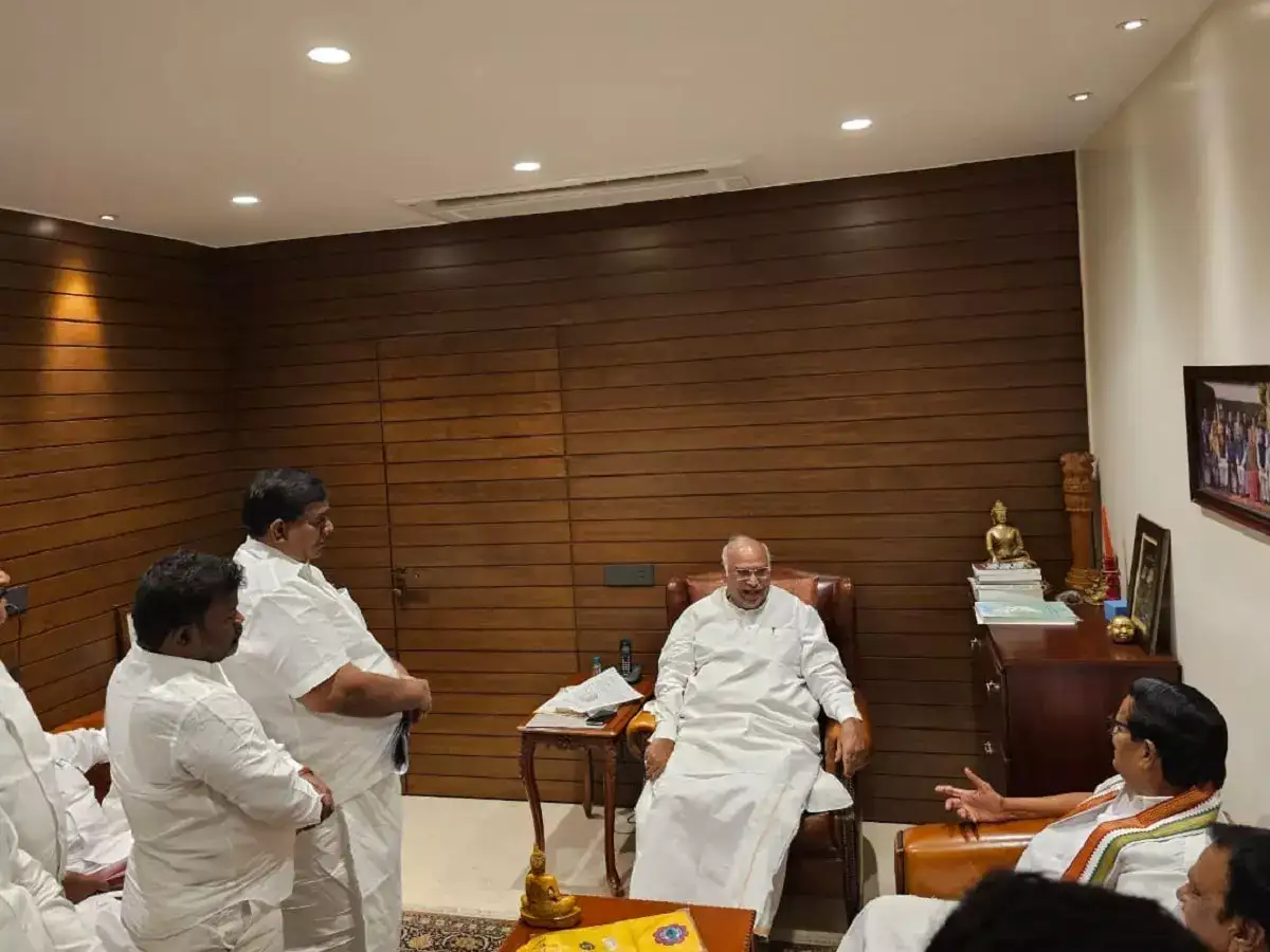 கார்கே - கே.எஸ்.அழகிரி சந்திப்பு... பெங்களூருவில் திடீர் ட்விஸ்ட்... ஒருவேளை அந்த விஷயமா இருக்குமோ? 