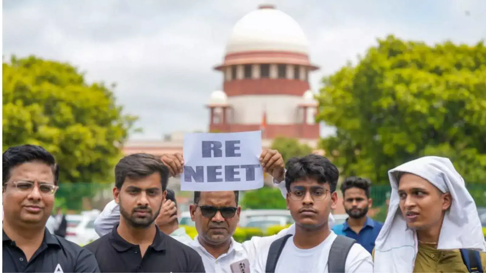 நீட் தேர்வு முடிவுகள் மையங்கள் வாரியாக வெளியீடு! 