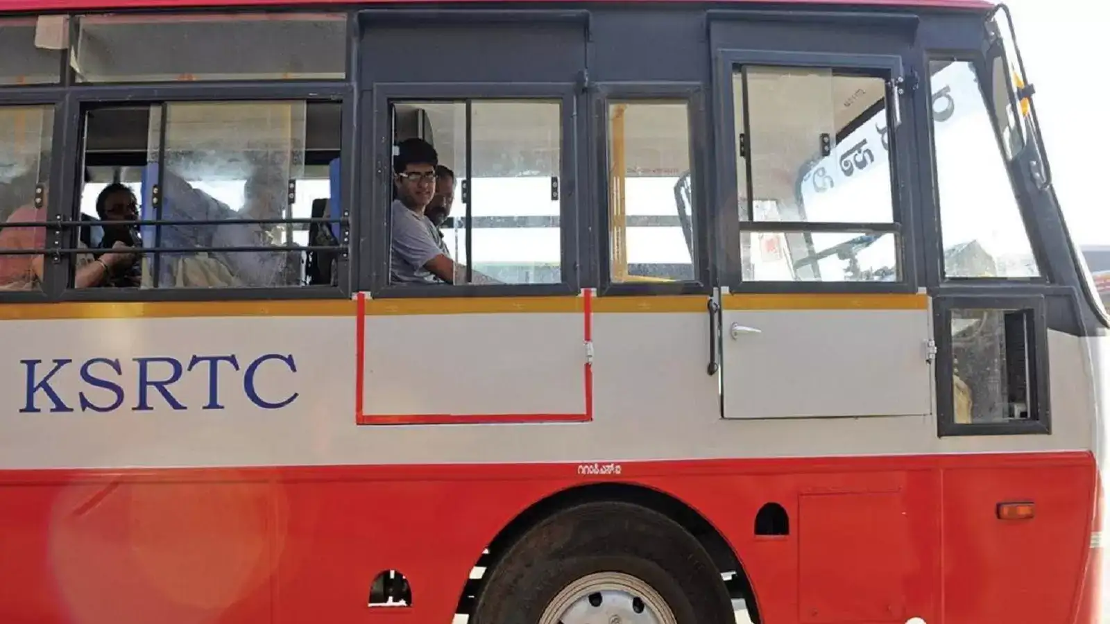 KSRTC பேருந்துகளில் யுபிஐ டிக்கெட்... இனி ரொக்கமே வேண்டாம்... பயணிகளுக்கு சூப்பர் வசதி! 