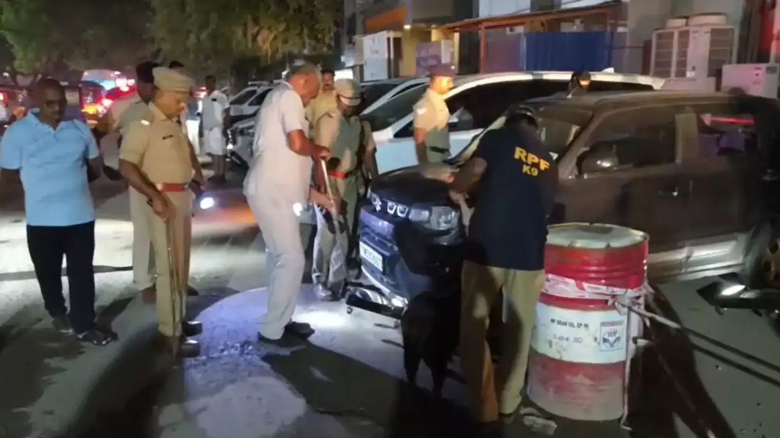 டெல்லி கார் வெடிப்பு சம்பவம்: மதுரையில் பாதுகாப்பு நடவடிக்கைகள் தீவிரம்! 