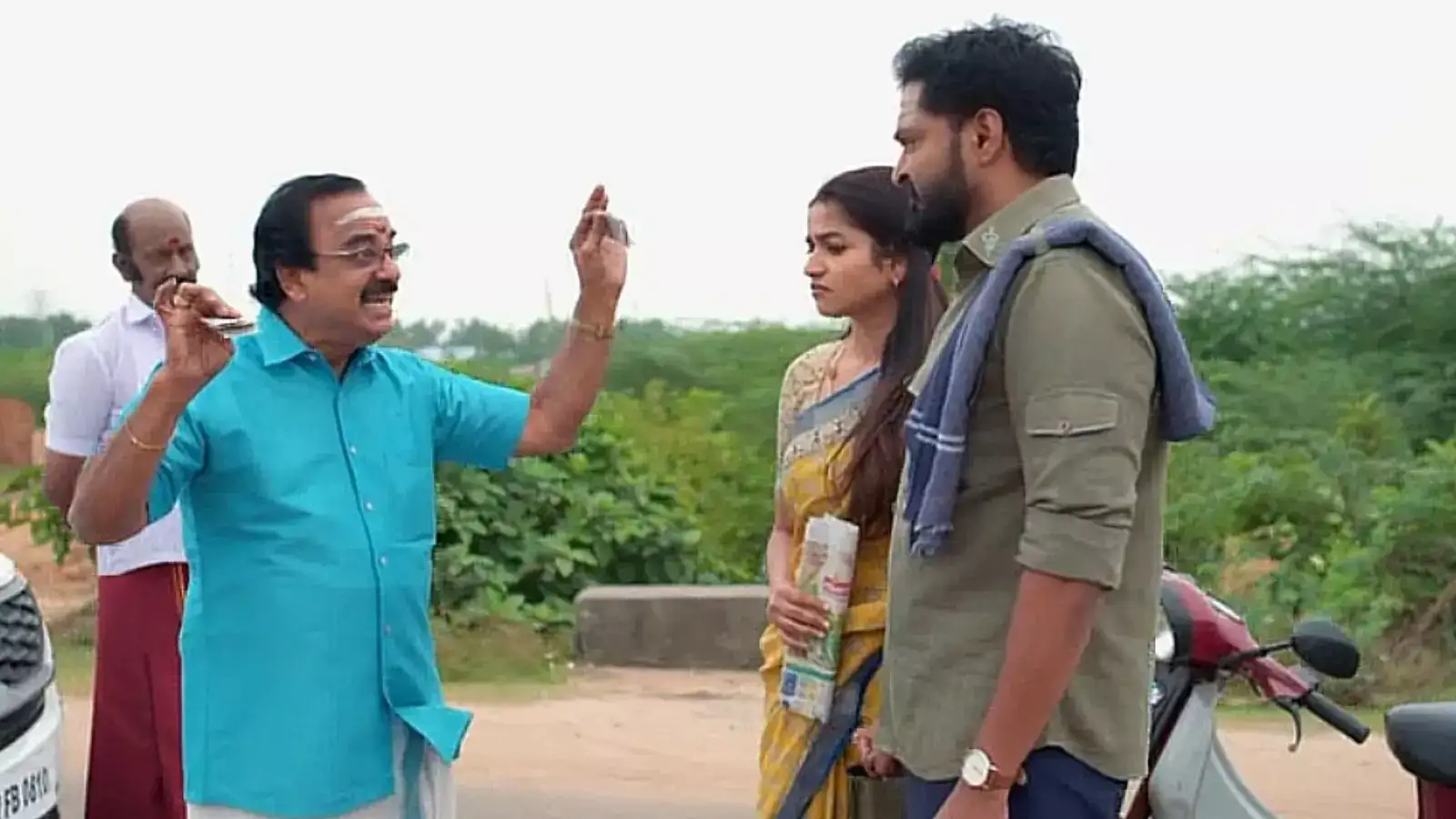 ஸ்டைலாக வந்து இறங்கிய சண்முகம்..கடுப்பான சௌந்தரபாண்டி..அண்ணா சீரியல் அப்டேட்..! 