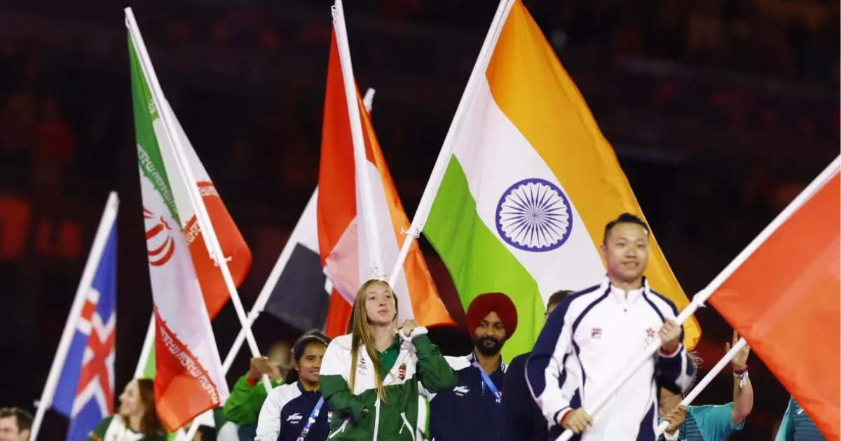 Paris Paralympics 2024: Harvinder Singh and Preeti Pal Shine as India's Flag Bearers in Memorable Closing Ceremony