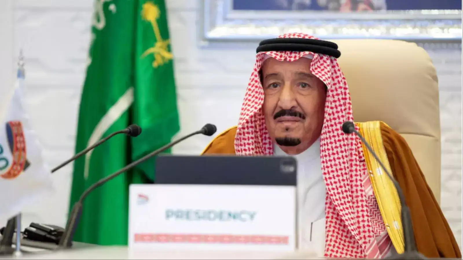 நுரையீரலில் கோளாறு.. தீவிர சிகிச்சை பெறுகிறார் அரசர் சலமான் ! உச்சகட்ட பரபரப்பில் சவுதி மக்கள்.. 