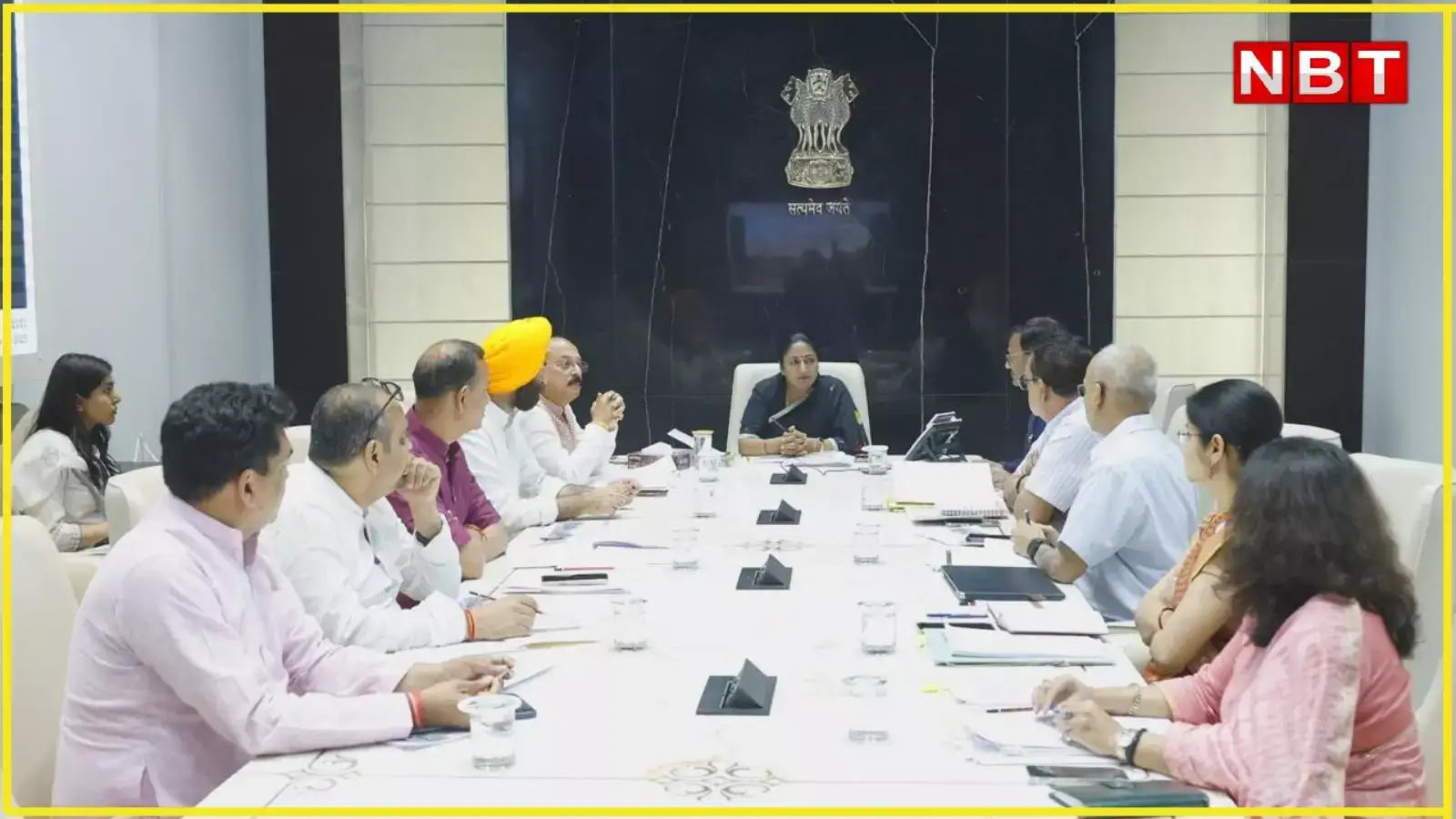 Delhi Cabinet Extends Power Subsidy; New EV Policy Discussed