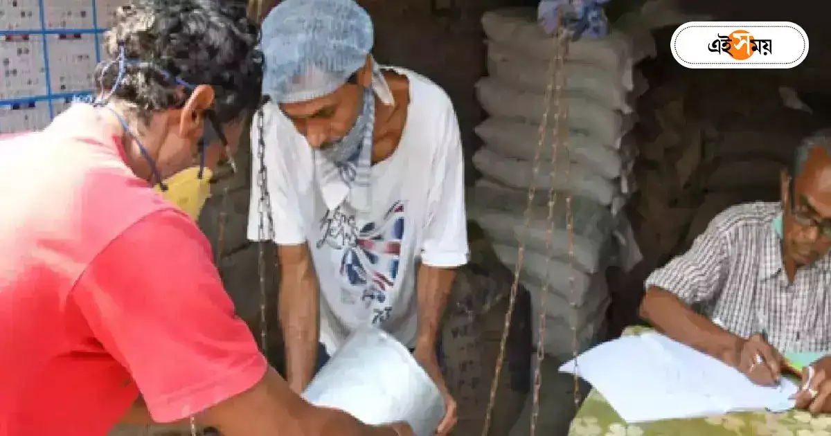 Durgapur News : তৃণমূল কার্যালয় থেকে রেশনের গম বিলি, বিতর্ক দুর্গাপুরে – distribution of ration wheat from trinamool party office in durgapur