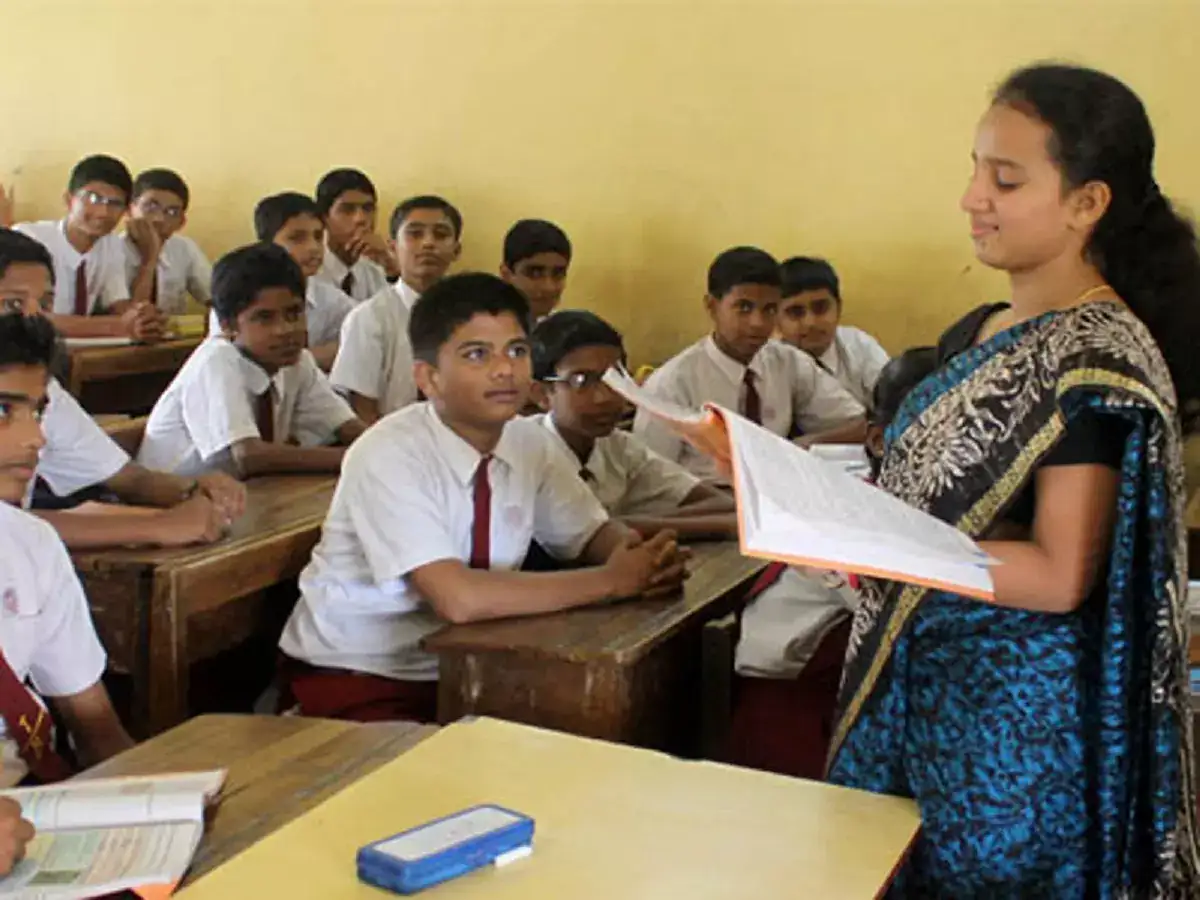 ஆசிரியர்களுக்கு குட் நியூஸ்!... அதுமட்டும் இடிக்குது... ஐகோர்ட் உத்தரவில் இருப்பது என்ன? 