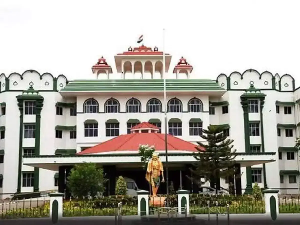 வாக்கு சேகரிப்பது அடிப்படை உரிமை, அதனை எந்த கூட்டமும் தடுக்க முடியாது - உயர்நீதிமன்ற மதுரை கிளை 