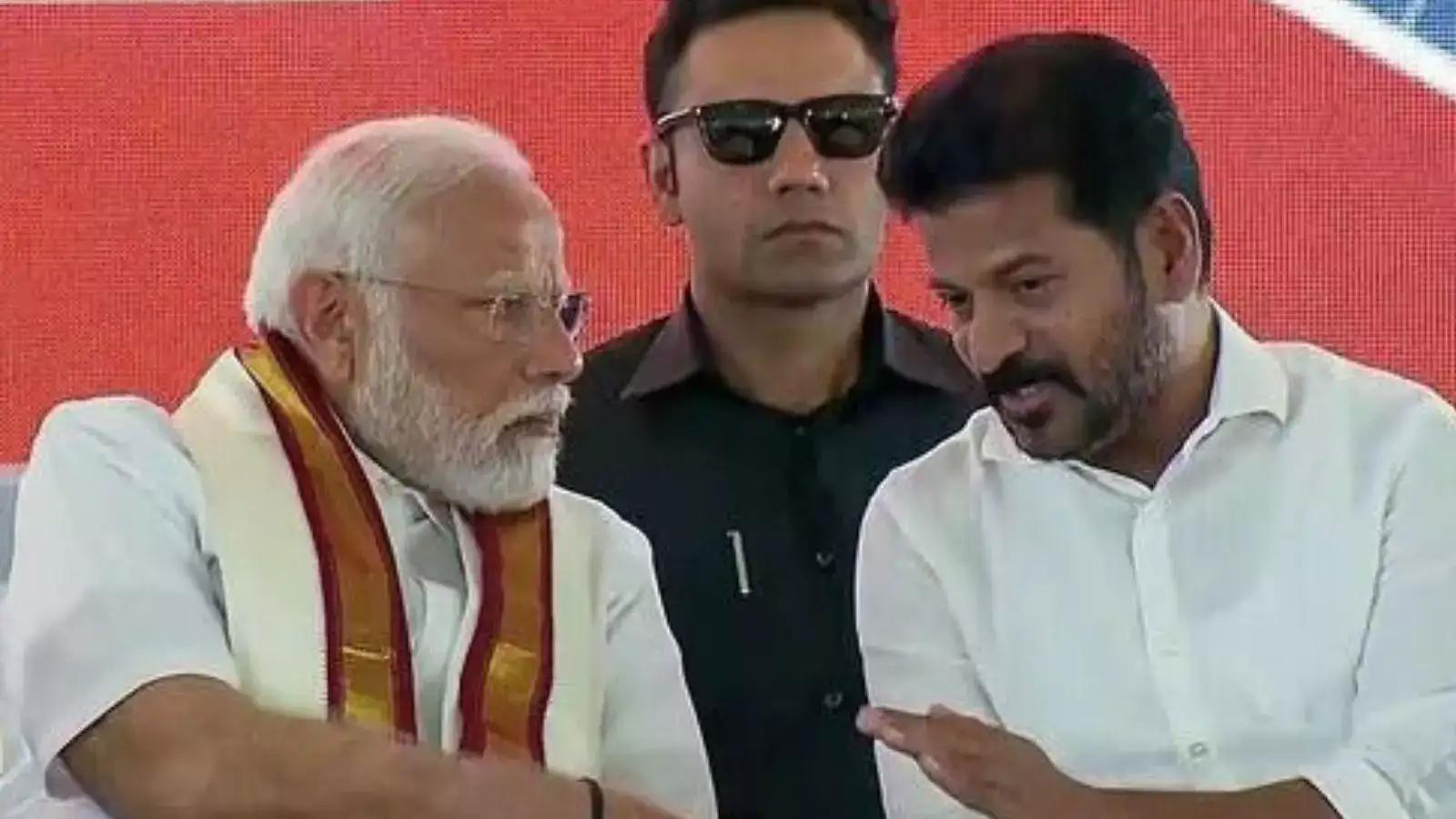 கை சின்னம் 5 தீமைகளின் அடையாளம்.. ஆர்ஆர்ஆர் படத்தை வைத்து காங்கிரஸ் கட்சியை சம்பவம் செய்த பிரதமர் மோடி! 