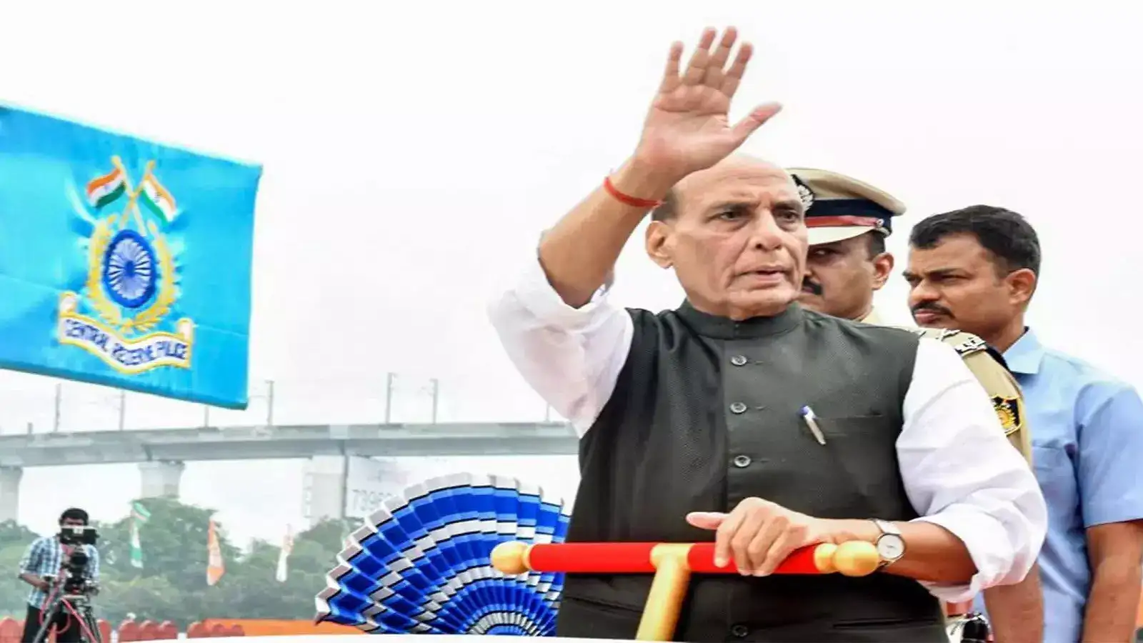 பிரியாவிடை பெற்ற மிக்21 ரக போர் விமானம்-அமைச்சர் ராஜ்நாத் சிங் பங்கேற்பு! 