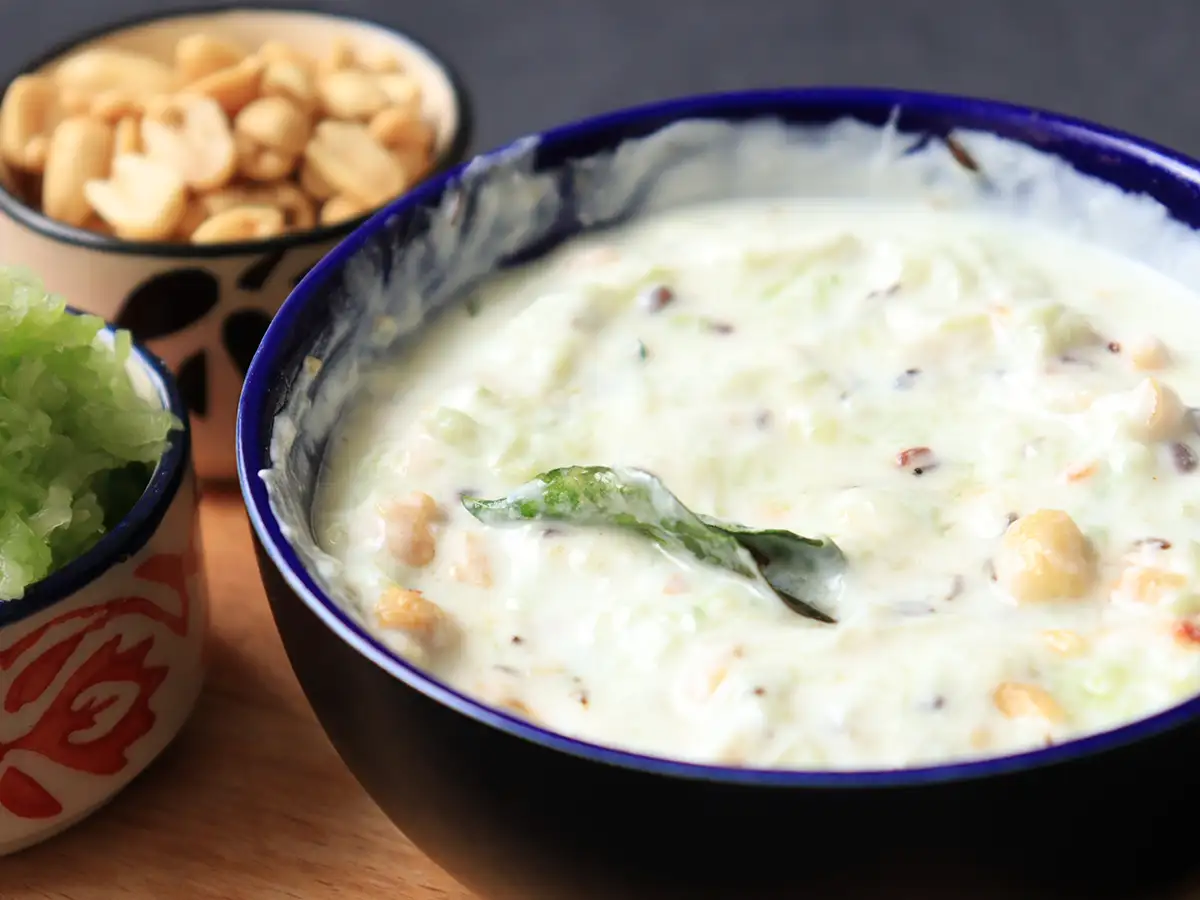 Crunchy Peanut Cucumber Raita, काकडी शेंगदाण्याचा थंडगार रायता रेसिपी ...
