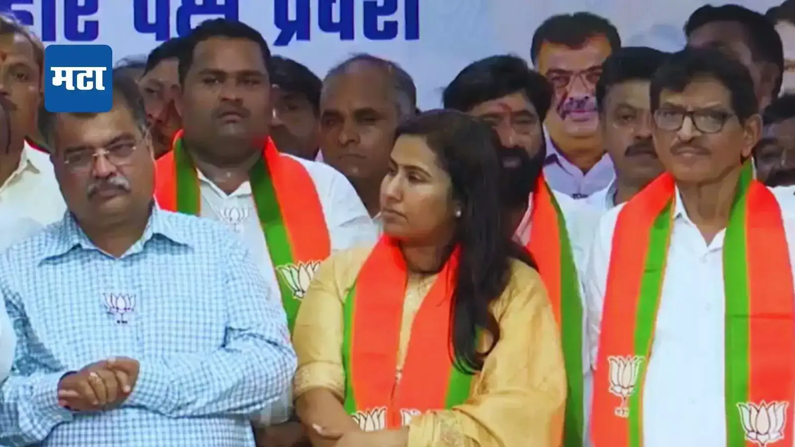 भाजपकडून काँग्रेसच्या बालेकिल्ल्याला सुरुंग लावण्याचा प्रयत्न, पण पक्षप्रवेशावेळी दिसलं वेगळंच चित्र भाजपकडून काँग्रेसच्या बालेकिल्ल्याला सुरुंग लावण्याचा प्रयत्न, पण पक्षप्रवेशावेळी दिसलं वेगळंच चित्र