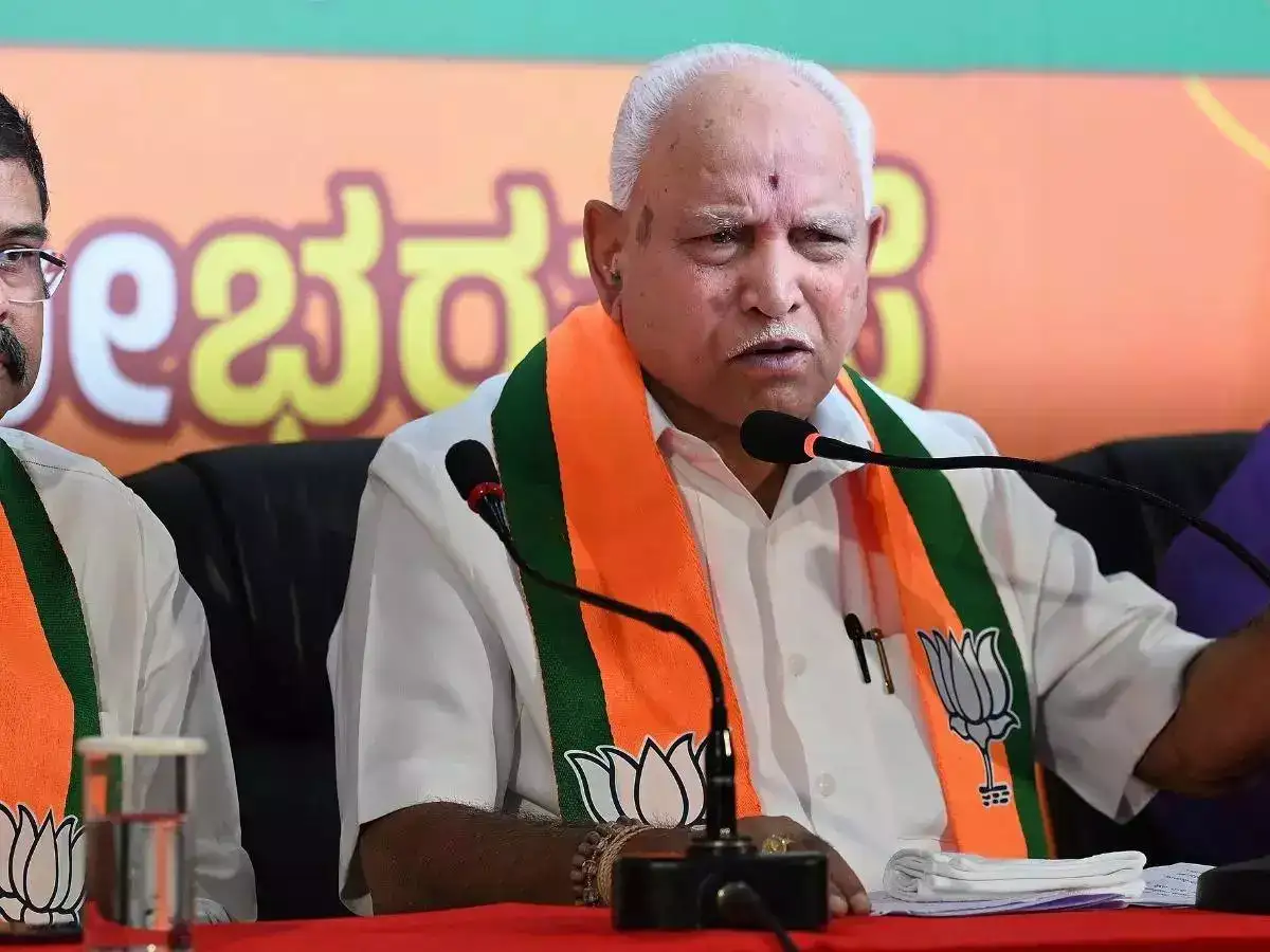 எடியூரப்பா வீட்டில் நடந்தது என்ன? பாய்ந்தது போக்சோ வழக்கு... 17 வயது சிறுமிக்கு, வெடித்தது பாலியல் சர்ச்சை! 