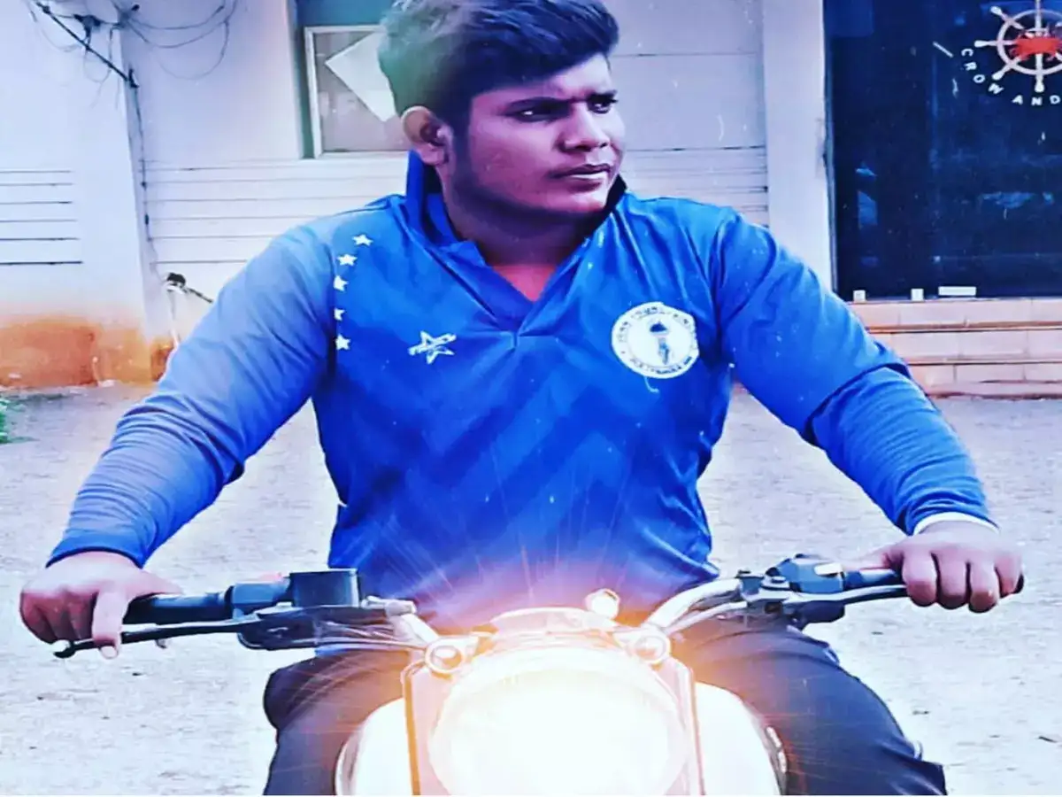 நெல்லையில் பெட்ரோல் பங்க் ஊழியர் சரமாரி வெட்டிப் படுகொலை! பின்னணி என்ன? 