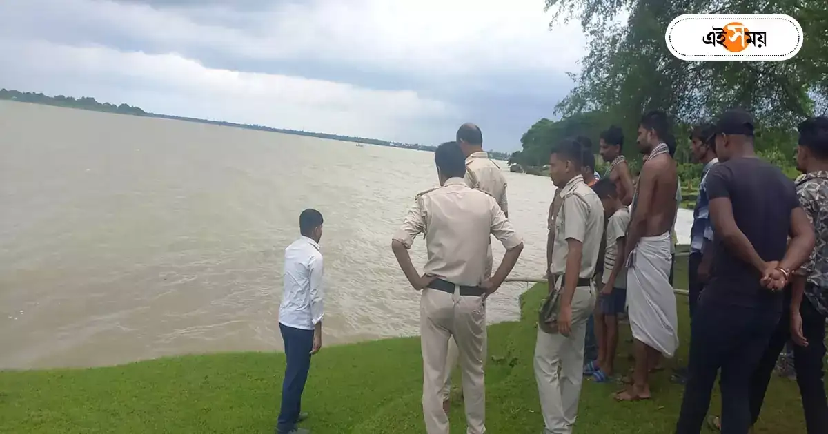 Howrah News : স্কুল ‘বাঙ্ক’ করে নদীতে স্নান করতে গিয়েই মর্মান্তিক পরিণতি ছাত্রের – a teenager went out to bathe in the river on the pretext of going to school and drowned in howrah Howrah News : স্কুল ‘বাঙ্ক’ করে নদীতে স্নান করতে গিয়েই মর্মান্তিক পরিণতি ছাত্রের – a teenager went out to bathe in the river on the pretext of going to school and drowned in howrah