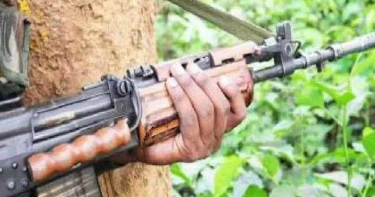 Naxalites attack in Dhamtari district before voting, two landmines explode