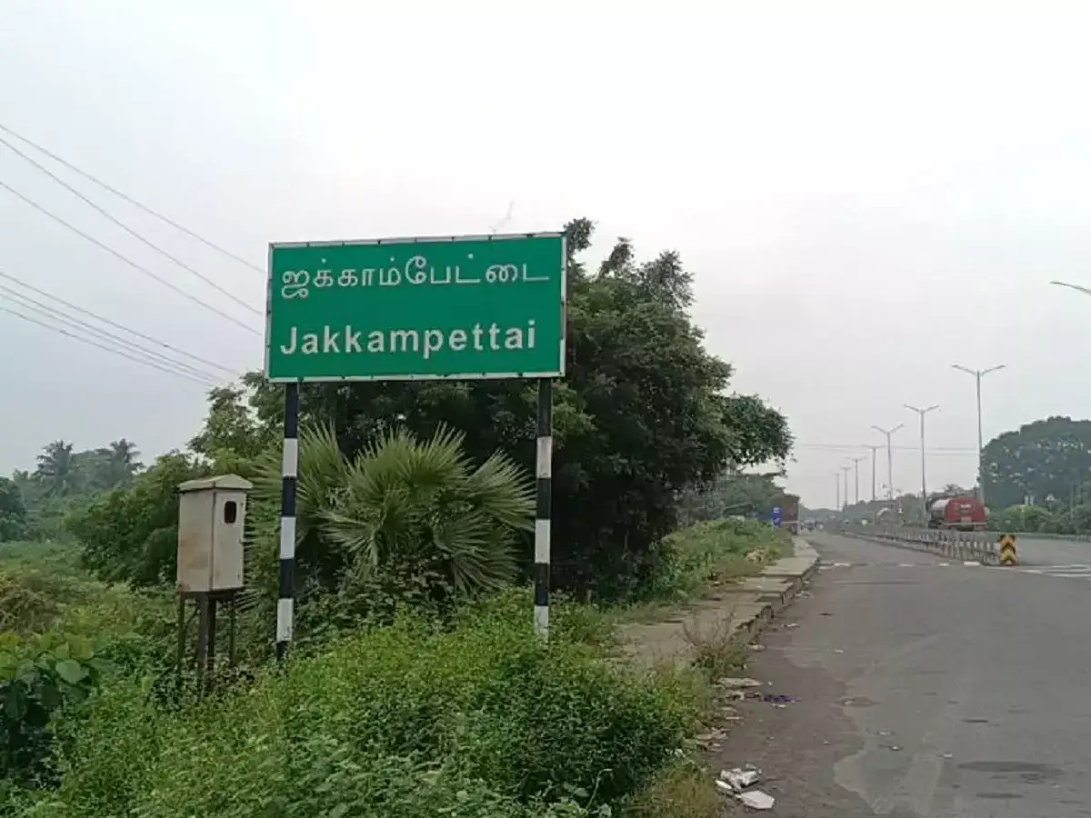 வாலிபரை கத்தியால் வெட்டி செல்போன், பணம் கொள்ளை - விழுப்புரத்தில் பயங்கரம் 