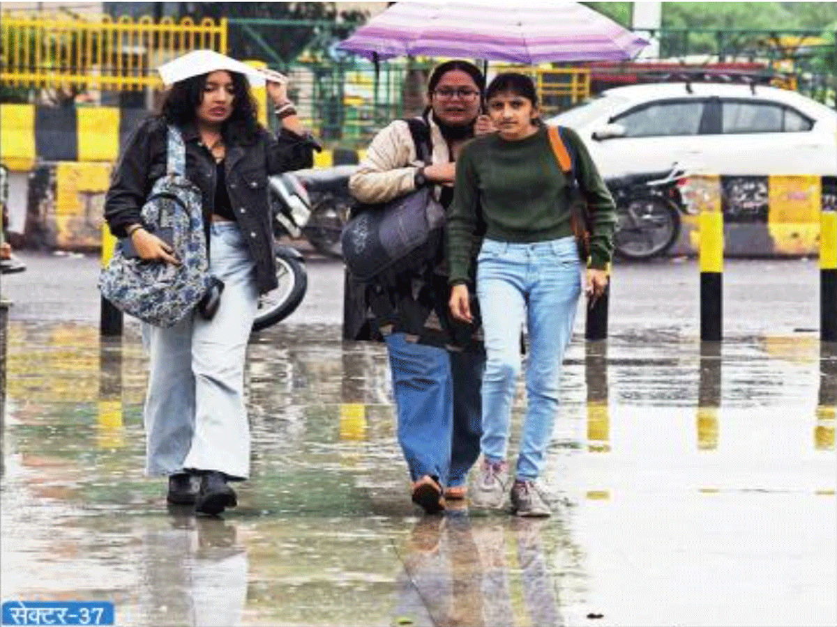 Noida: Winter knocks due to rain, fog can be seen, AQI dropped by 200 points