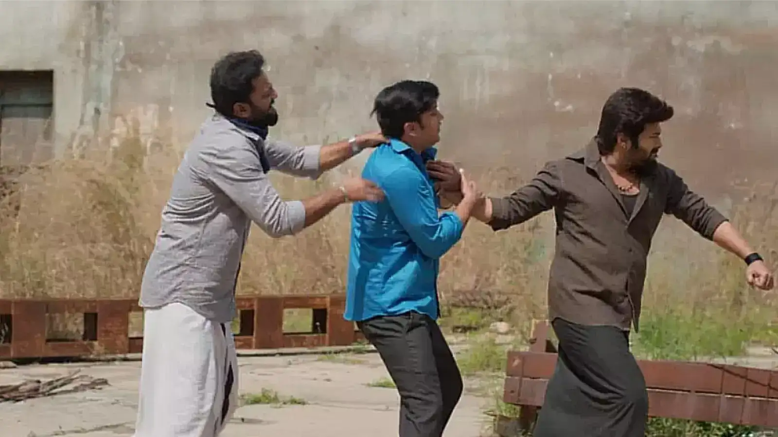 மயில்வாகனத்தை கத்தியால் குத்திய மாயா..கார்த்திகை தீபம் இன்றைய எபிசொட் அப்டேட்..! 