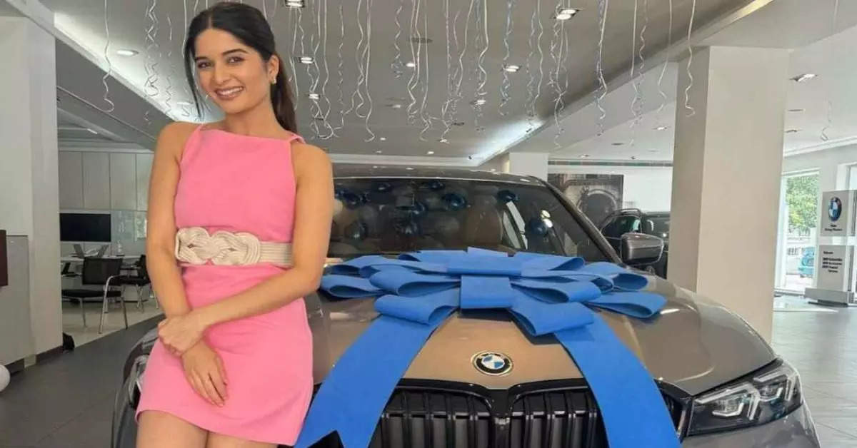 GHKKPM Star Bhavika Sharma Buys Dream BMW Worth Rs 72 Lakh, Celebrates With Family