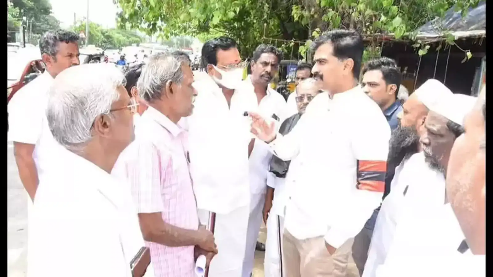 திருச்சியில் பால்பண்ணை சந்திப்பில் அடிக்கடி போக்குவரத்து நெரிசல்...எம்பி துரைவைகோ நேரில் ஆய்வு! 