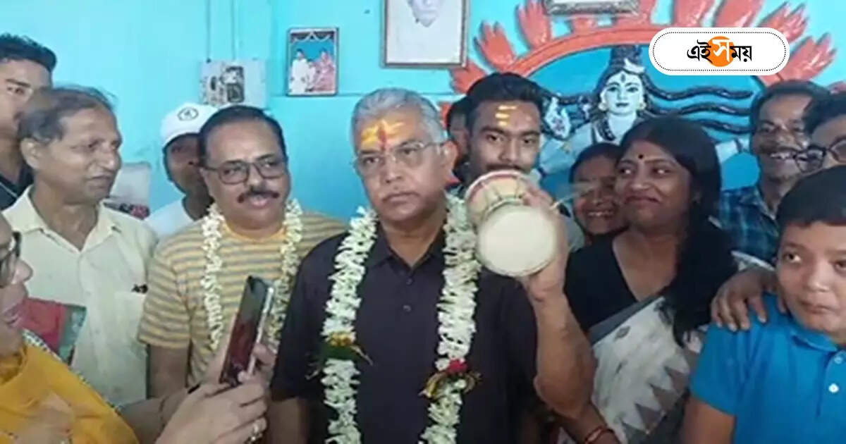 Dilip Ghosh,’আমি নাচি না, নাচাই!’ ডুগডুগি হাতে বার্তা দিলীপ ঘোষের – dilip ghosh bardhaman durgapur lok sabha bjp candidate plays damru