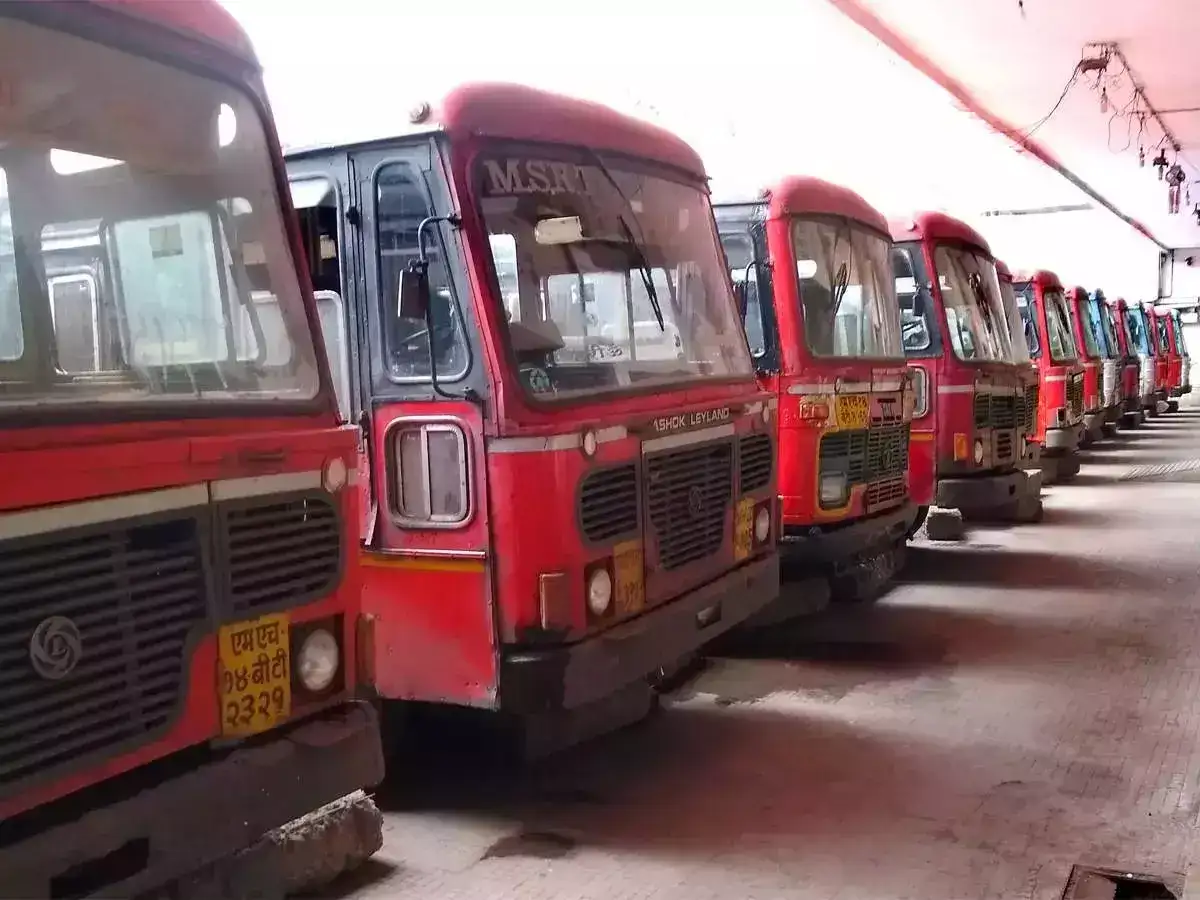 एसटी कर्मचाऱ्यांचे पुन्हा आंदोलन, मागणी मान्य न झाल्यास ११ सप्टेंबरपासून बेमुदत उपोषण एसटी कर्मचाऱ्यांचे पुन्हा आंदोलन, मागणी मान्य न झाल्यास ११ सप्टेंबरपासून बेमुदत उपोषण
