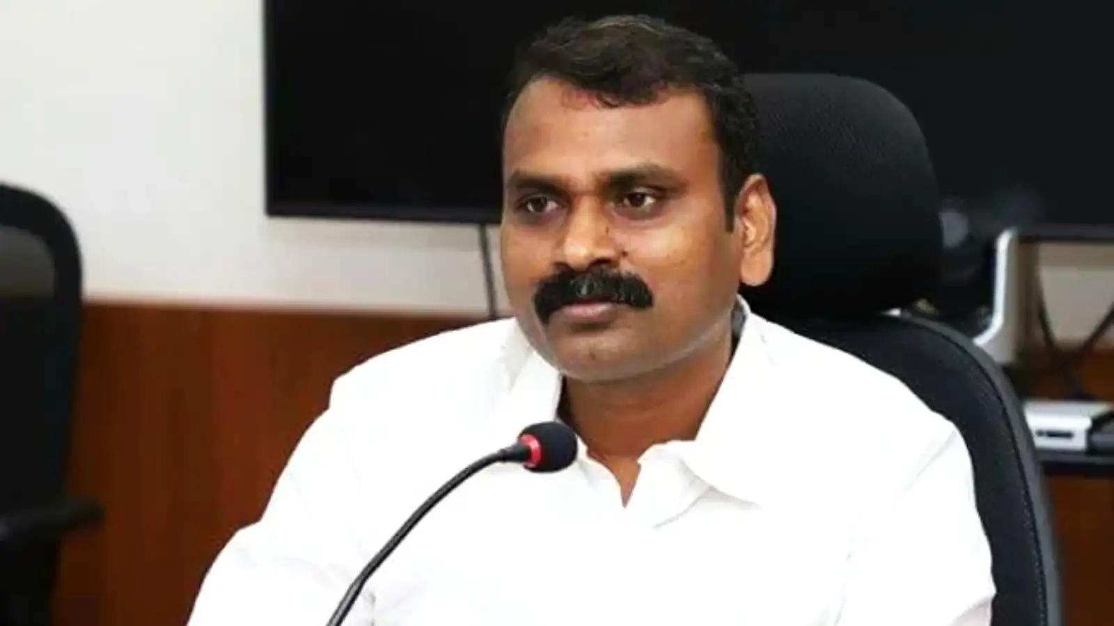 மூத்த திமுக தலைவர்கள் பாஜகவில் இணைவார்கள்- எல்.முருகன் சூசகம் 