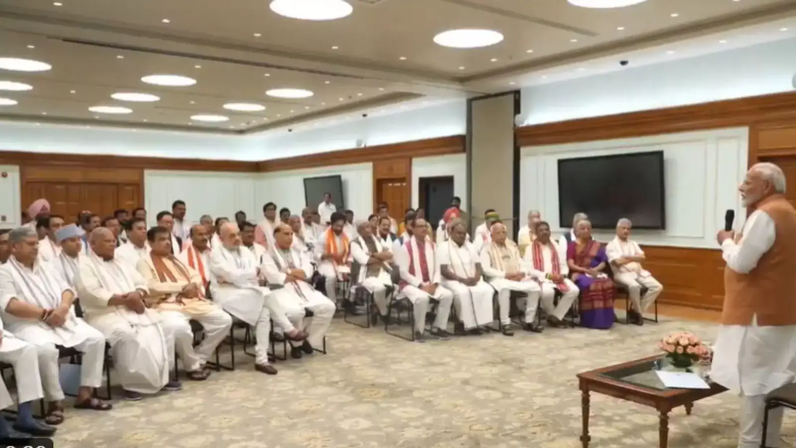 மோடி கேபினட் 3.0 : அமைச்சரவையில் யாருக்கெல்லாம் இடம்..? - லீக்கான உத்தேச பட்டியல்.. 