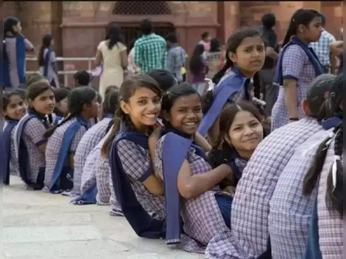 மாணவர்களின் கவனத்திற்கு: சென்னையில் இந்த சனிக்கிழமைகளில் பள்ளிகள் இயங்கும்... அப்போ நாளைக்கு? 
