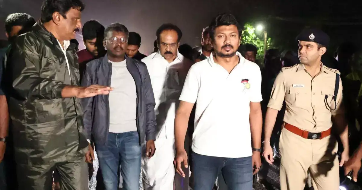 என் கலையும் கடமையும் அதுக்காக அல்ல: நெகட்டிவ் விமர்சனங்களுக்கு மாரி செல்வராஜ் பதிலடி.! 