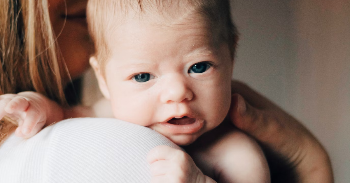 A little baby has arrived in the house, so new parents should know the right way to hold him in their arms