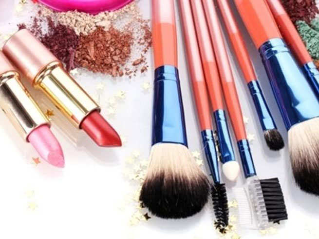 Face Makeup Products स पर ल क ए
